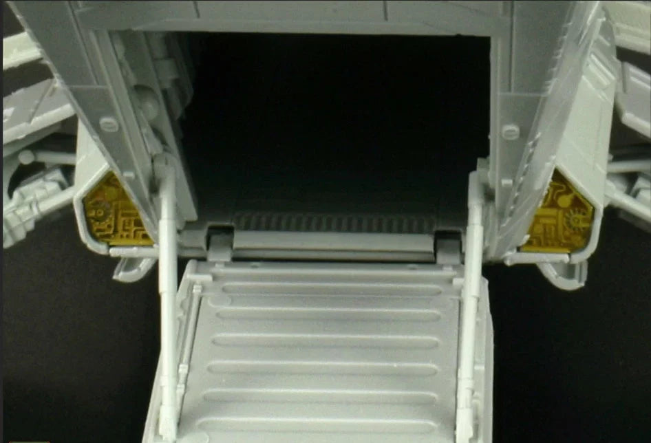 The Mandalorian: Razor Crest "Platinum Edition"